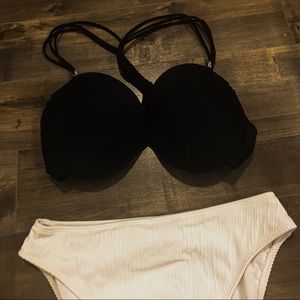 🚨3/25$🚨Black bikini top!
